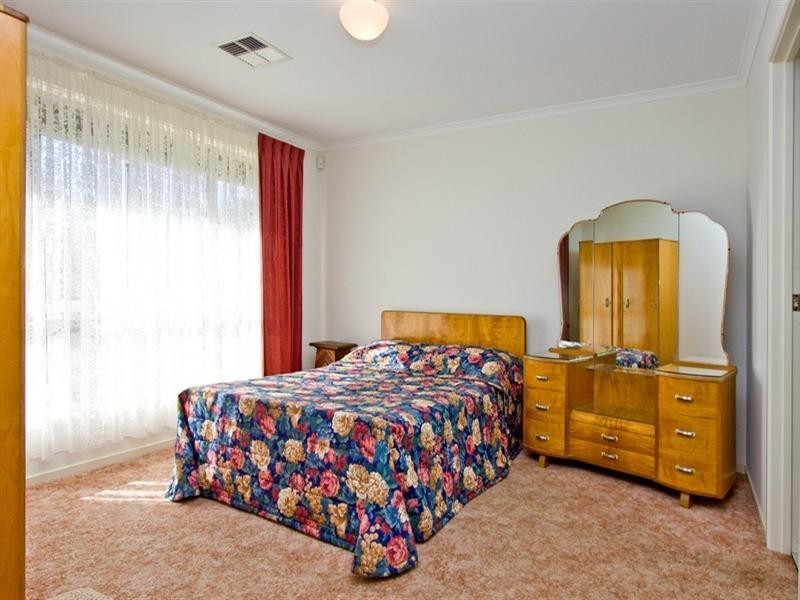 10 Lakeside Drive, Paralowie SA 5108