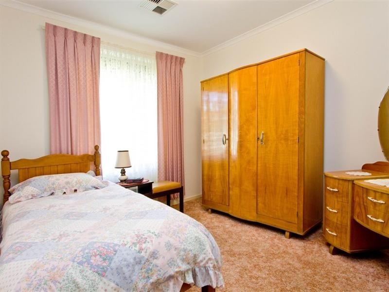 10 Lakeside Drive, Paralowie SA 5108