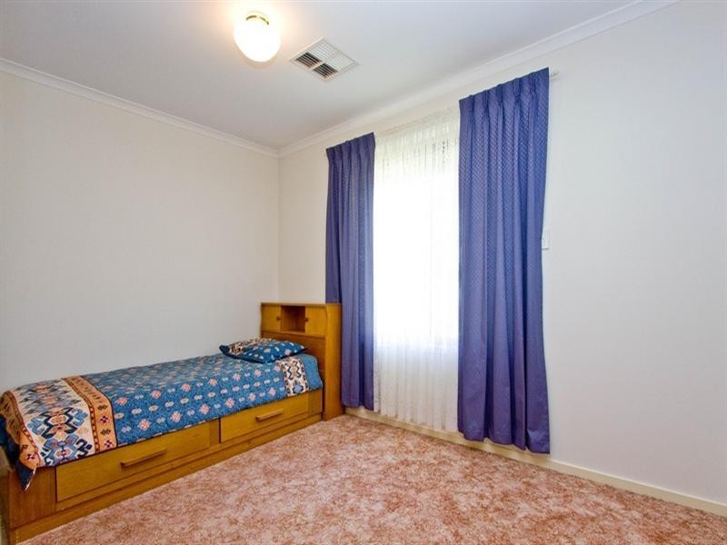 10 Lakeside Drive, Paralowie SA 5108