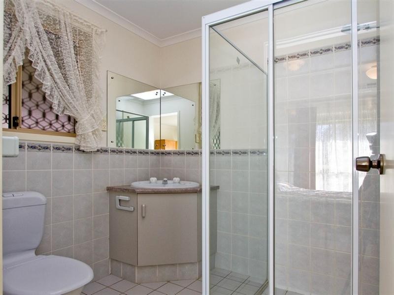 10 Lakeside Drive, Paralowie SA 5108