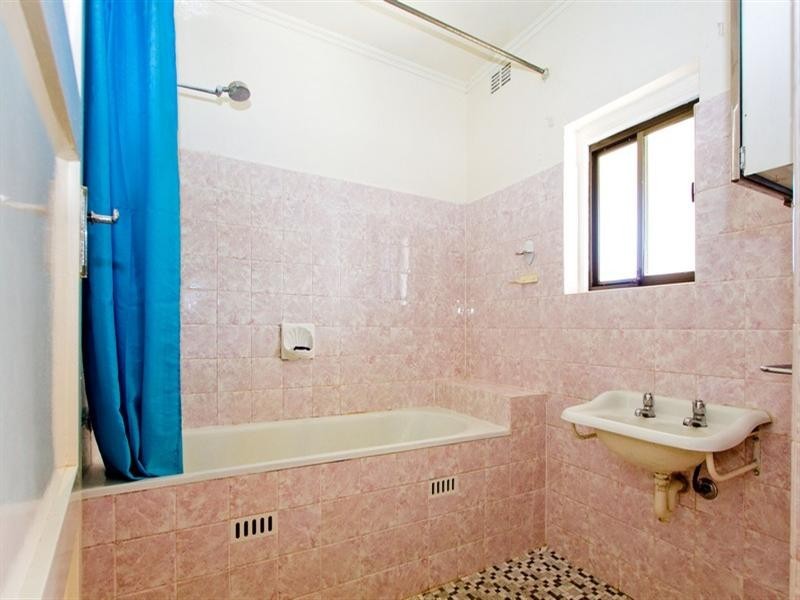 4 Kingborn Avenue, Seaton SA 5023