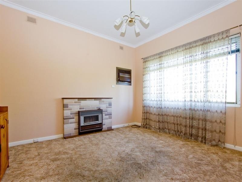 4 Kingborn Avenue, Seaton SA 5023