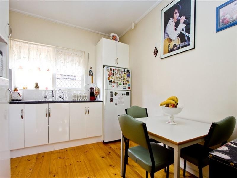 1/4 Mitchell Street, Seaton SA 5023