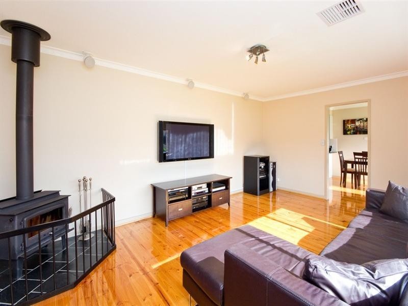 17 Elaine Avenue, Seaton SA 5023