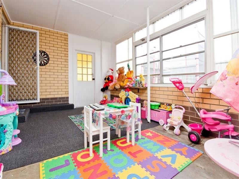 17 Elaine Avenue, Seaton SA 5023