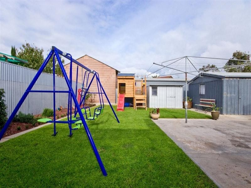 17 Elaine Avenue, Seaton SA 5023