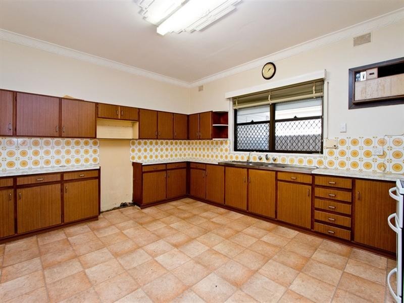 11 Branwhite Street, Findon SA 5023