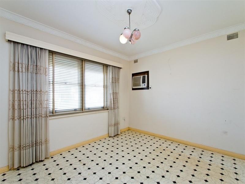 11 Branwhite Street, Findon SA 5023