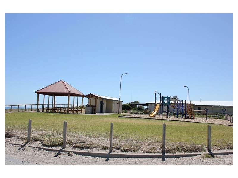 2 Norman Road, Aldinga Beach SA 5173