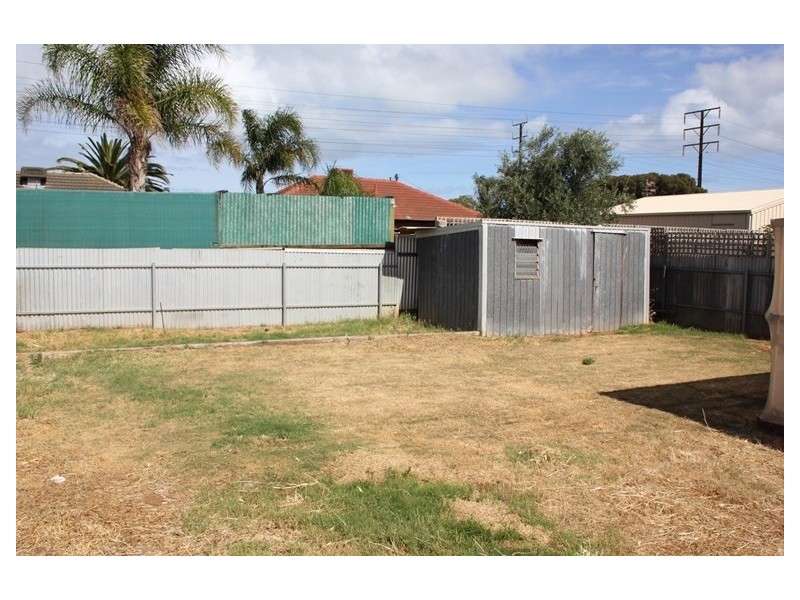 25 Yongala Street, Taperoo SA 5017