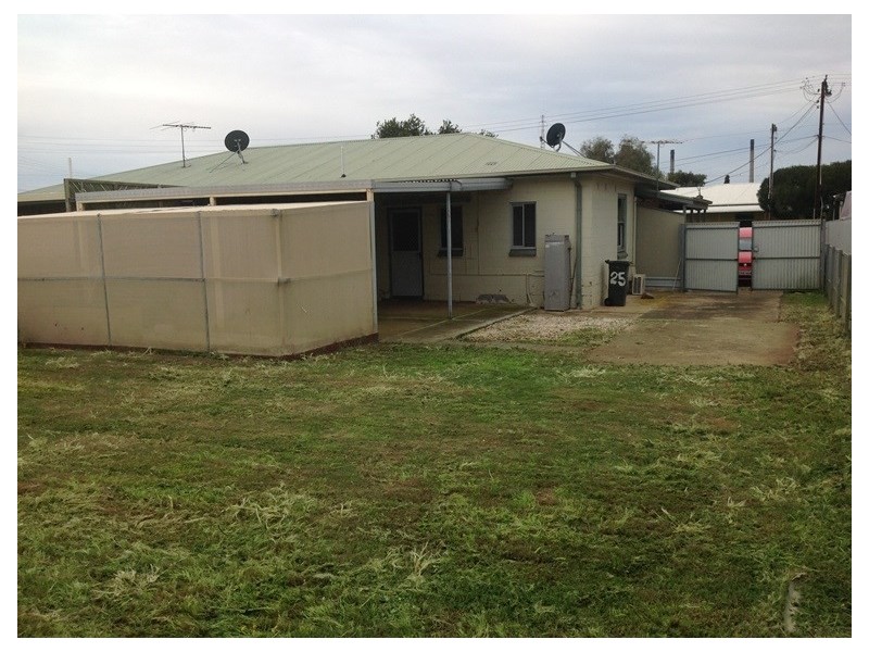 25 Yongala Street, Taperoo SA 5017