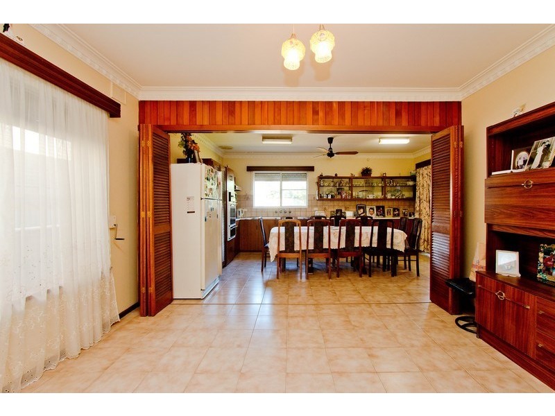 4 Dorset Avenue, Fulham Gardens SA 5024