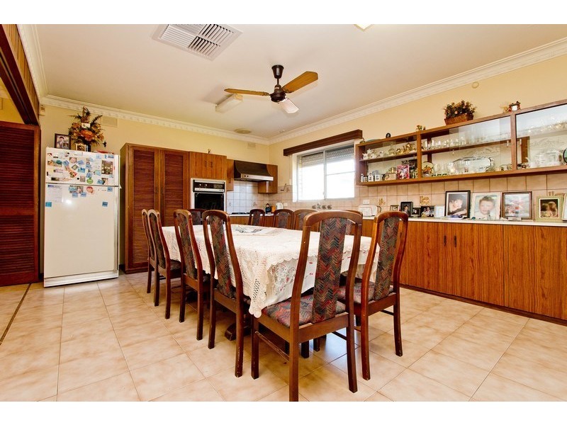 4 Dorset Avenue, Fulham Gardens SA 5024