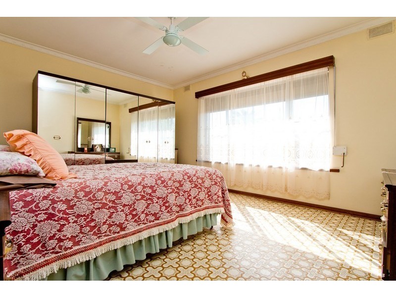 4 Dorset Avenue, Fulham Gardens SA 5024