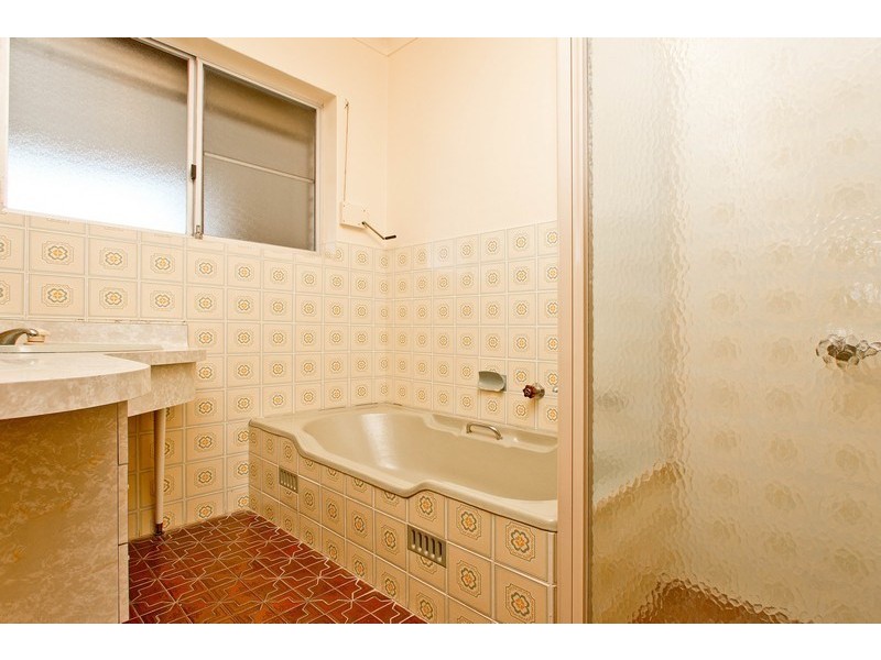 4 Dorset Avenue, Fulham Gardens SA 5024