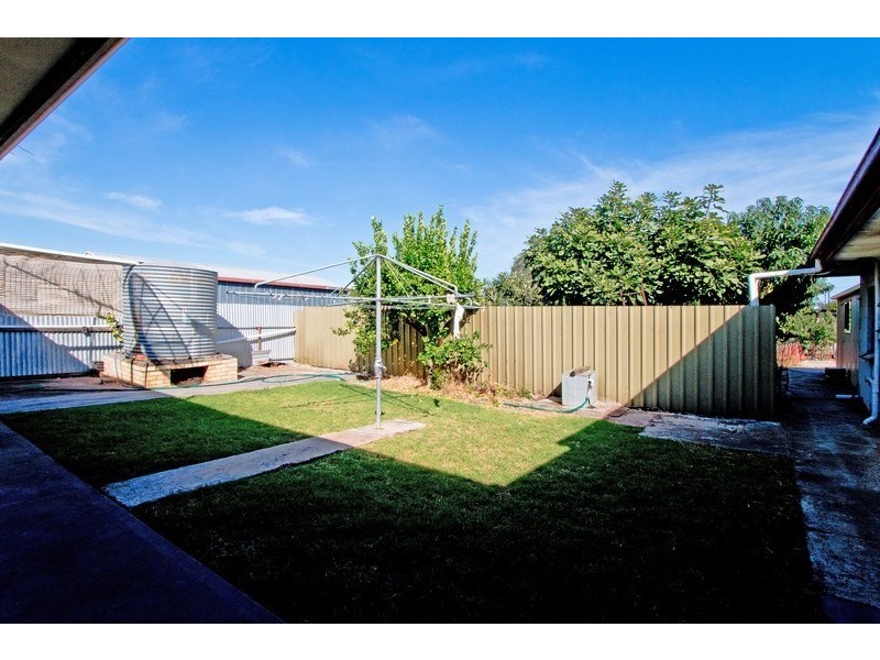 4 Dorset Avenue, Fulham Gardens SA 5024