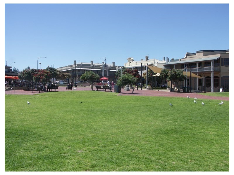 4/250 Military Road, Henley Beach SA 5022