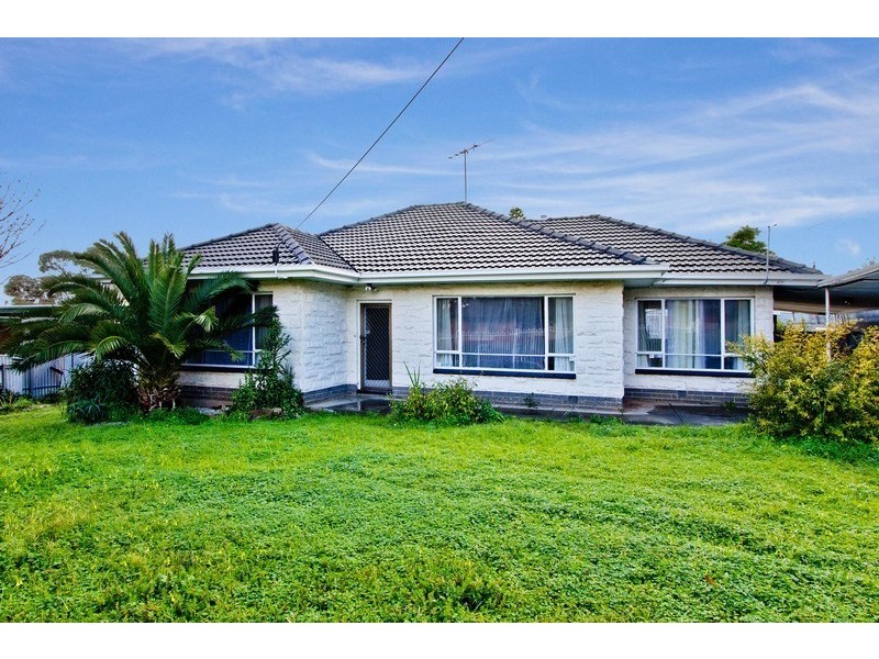 4 Loral Street, Para Hills SA 5096