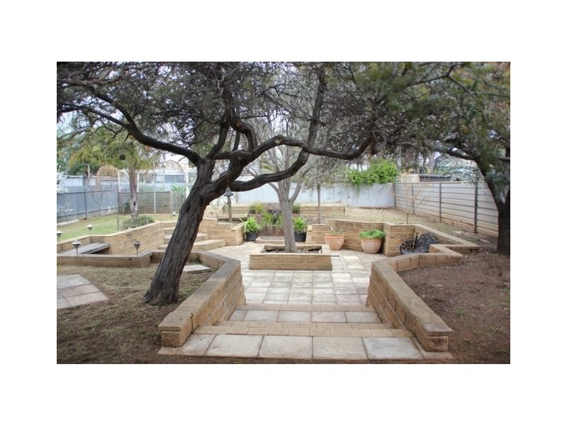 7 Raymond Avenue, Seaton SA 5023