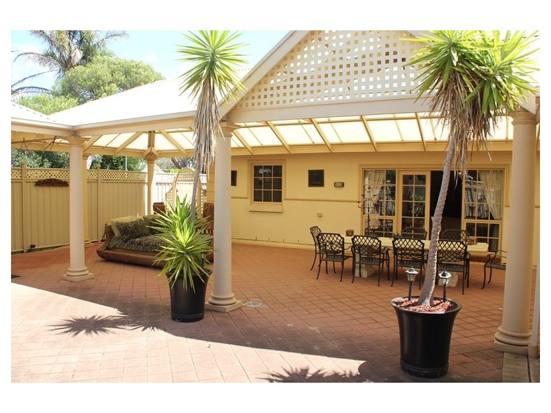 17 Douglas Street, Flinders Park SA 5025