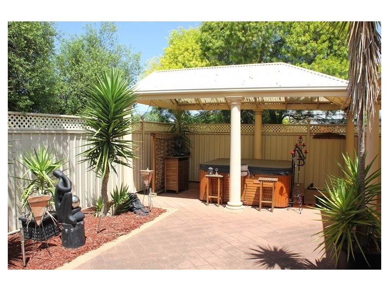 17 Douglas Street, Flinders Park SA 5025