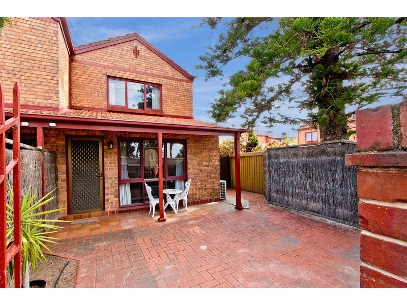 2/166 Trimmer Parade, Seaton SA 5023