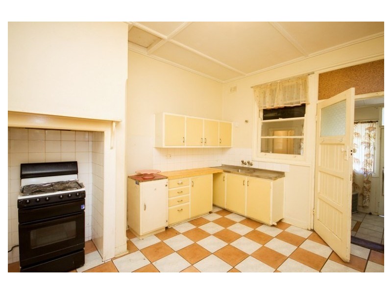 18 Arthur Street, Pennington SA 5013
