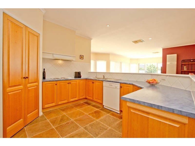 15 Lincoln Avenue, Fulham Gardens SA 5024