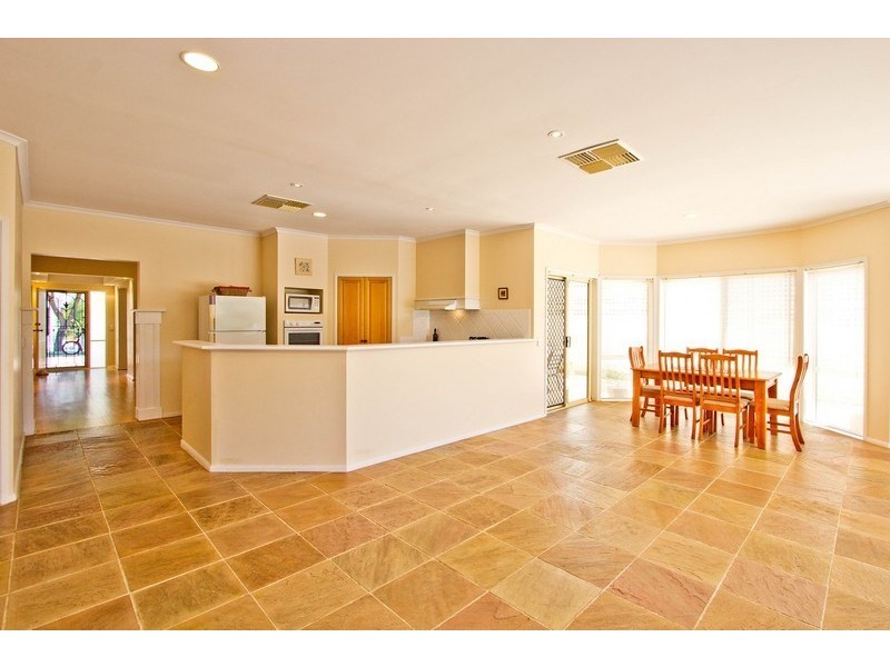 15 Lincoln Avenue, Fulham Gardens SA 5024