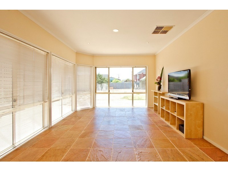 15 Lincoln Avenue, Fulham Gardens SA 5024