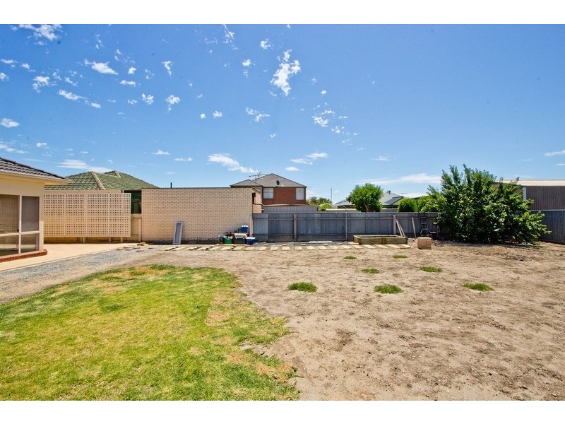 15 Lincoln Avenue, Fulham Gardens SA 5024