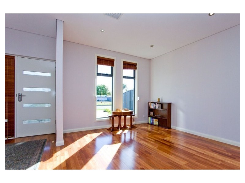 8c Fidock Avenue, Seaton SA 5023