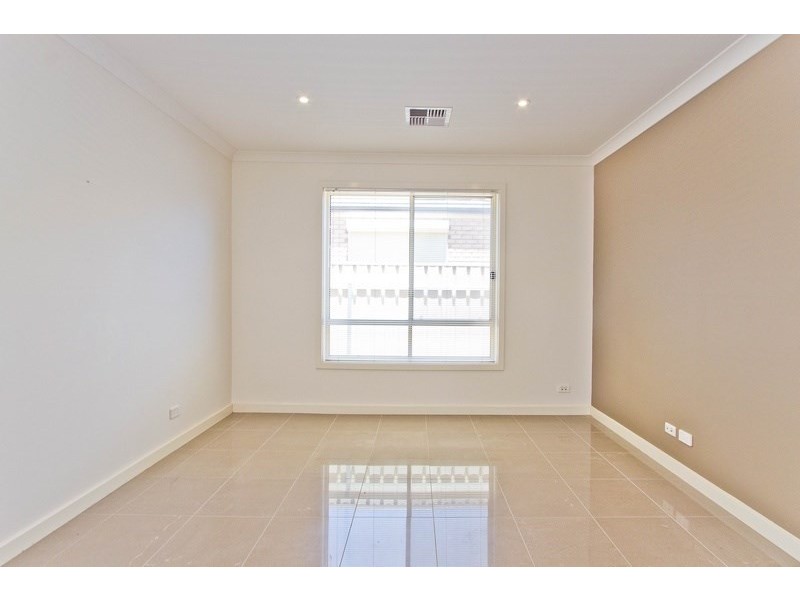 30 Pioneer Street, Seaton SA 5023