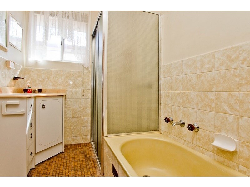 6 Hoylake Crescent, West Lakes SA 5021