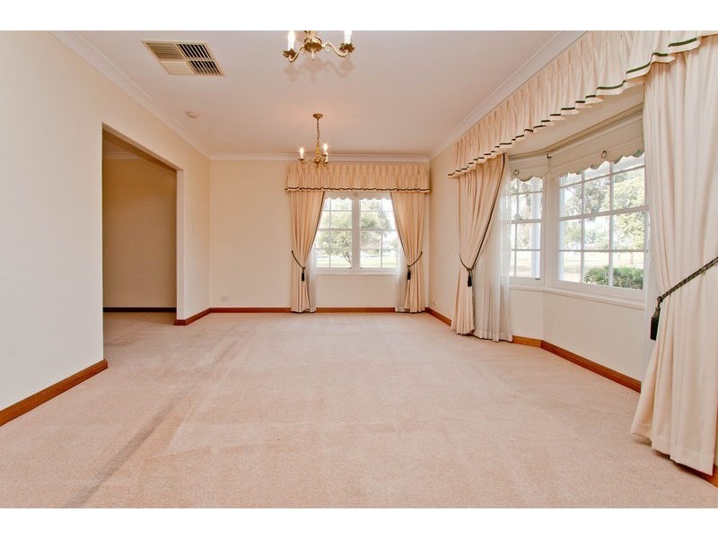 2/49 Heysen Crescent, West Lakes Shore SA 5020