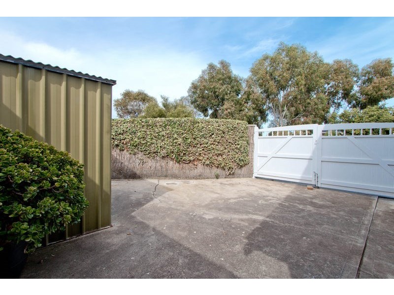 2/49 Heysen Crescent, West Lakes Shore SA 5020