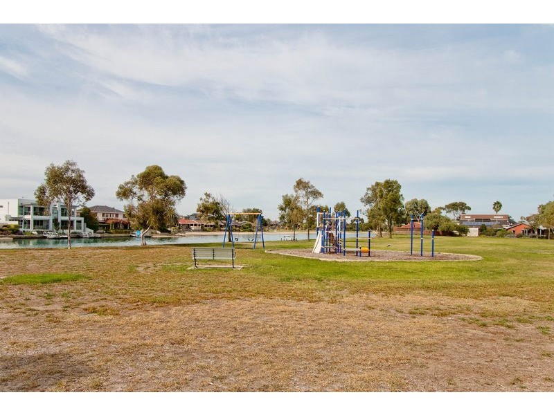 2/49 Heysen Crescent, West Lakes Shore SA 5020