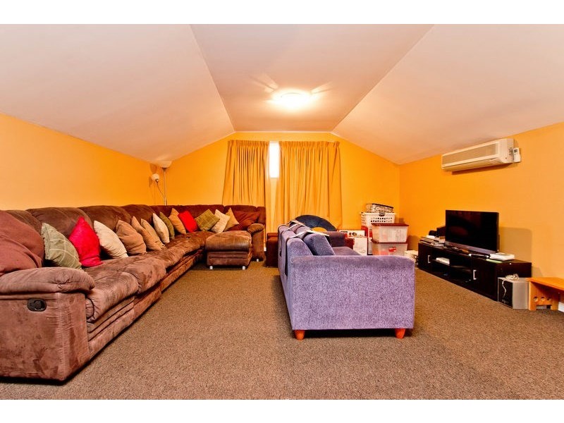 5 The Outlook, Salisbury Heights SA 5109