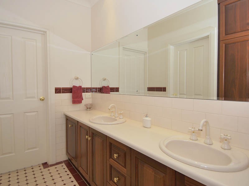 4 Riverway Drive, Kidman Park SA 5025