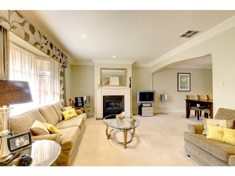 1 Tennyson Heights Court, Tennyson SA 5022