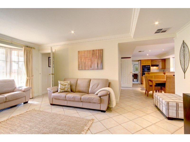 1 Tennyson Heights Court, Tennyson SA 5022