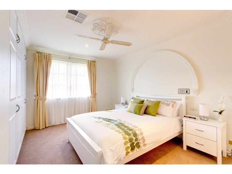 1 Tennyson Heights Court, Tennyson SA 5022