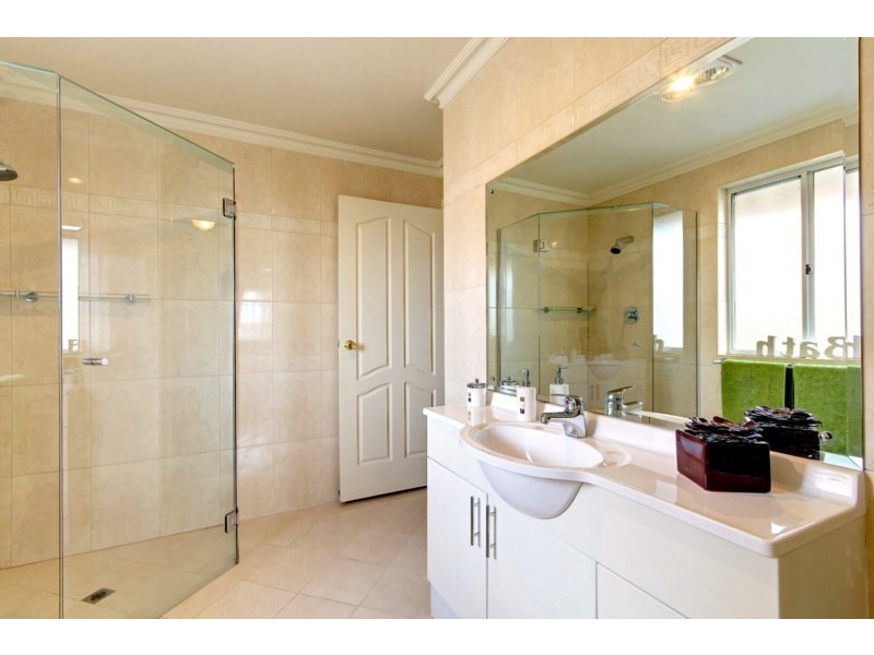 1 Tennyson Heights Court, Tennyson SA 5022