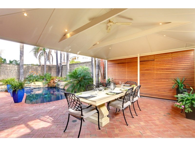 1 Tennyson Heights Court, Tennyson SA 5022