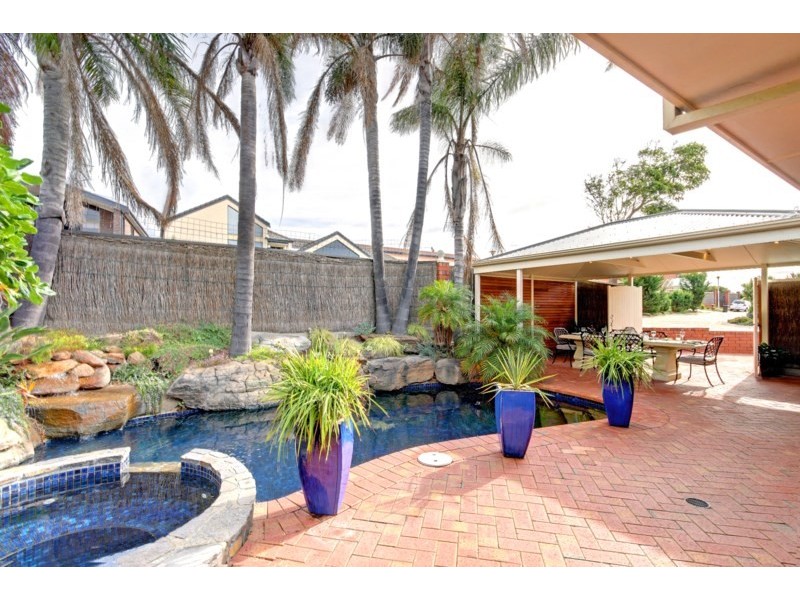 1 Tennyson Heights Court, Tennyson SA 5022