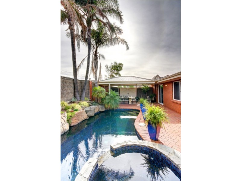 1 Tennyson Heights Court, Tennyson SA 5022