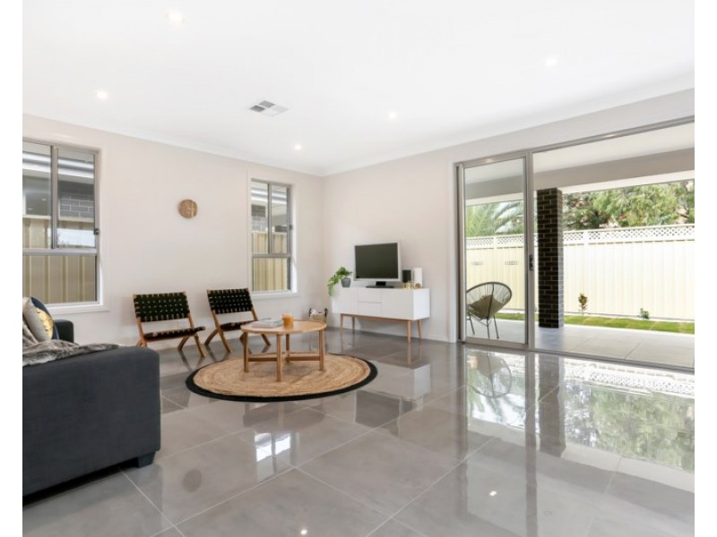 8 Maria Street, Findon SA 5023