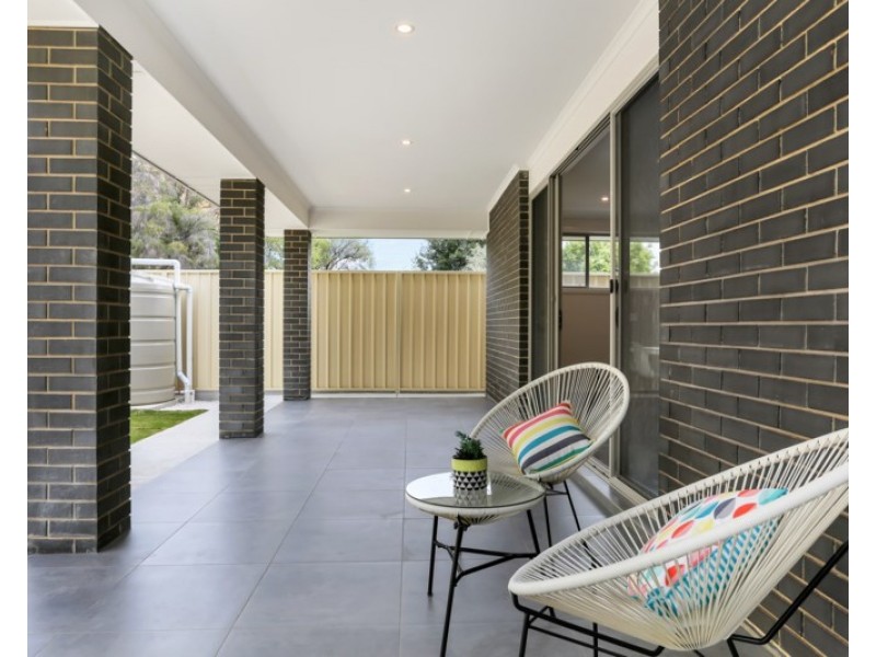 8 Maria Street, Findon SA 5023