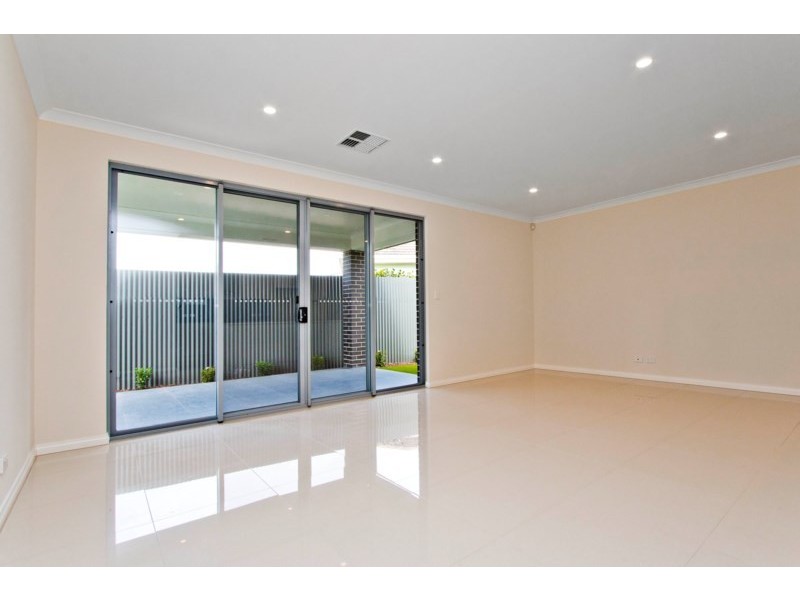 13 Hill Street, Woodville South SA 5011