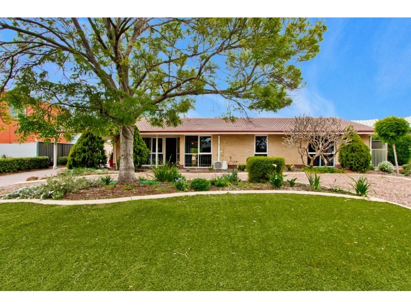 14 Greenfield Crescent, West Lakes Shore SA 5020